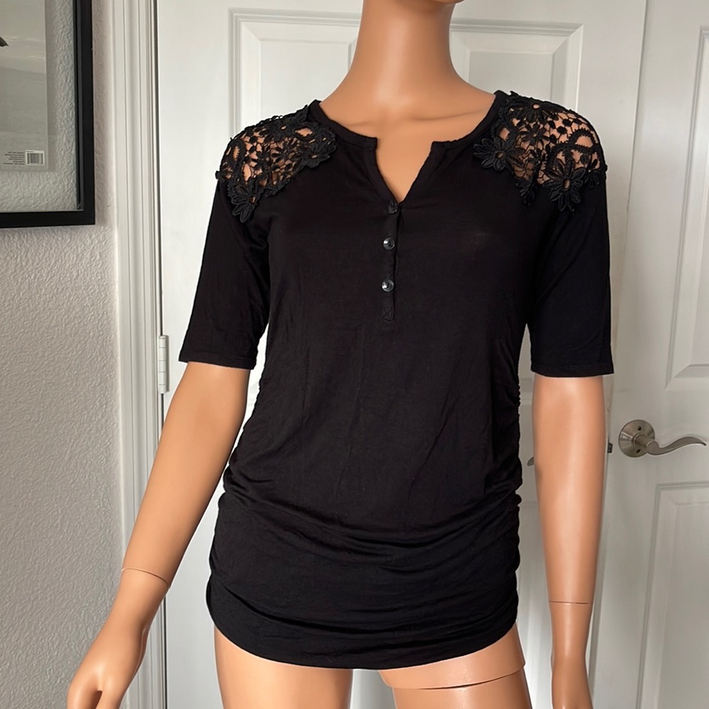 MOTHERHOOD MATERNITY LACE TOP. Sz XS. Black. Super soft  & cute! Great condition